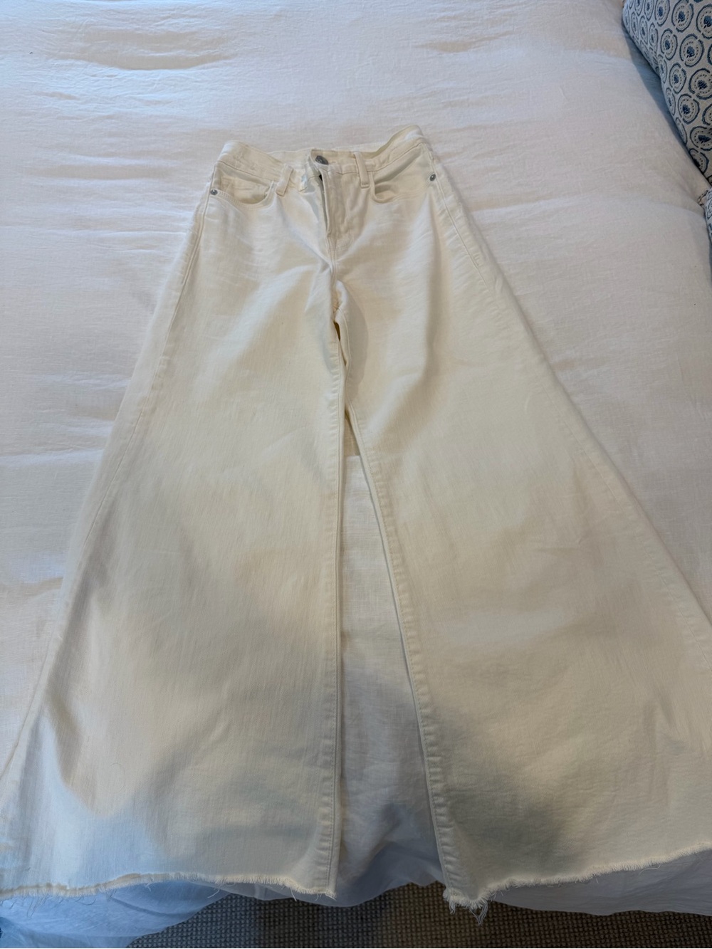 Frame Denim Cream Wide-Leg Flare Jeans